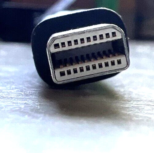 Dell Adapter DAYBNBC084 As new Genuine Dell AV Adapter/Converter - Image 4 of 4