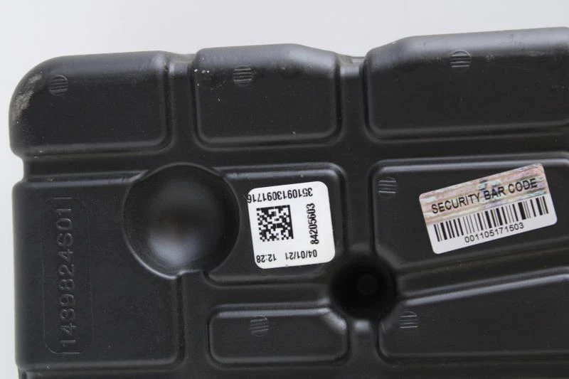 2018-2024 Buick Enclave Air Cleaner Intake Outlet Duct Hose 84205603 OEM - Image 2 of 4