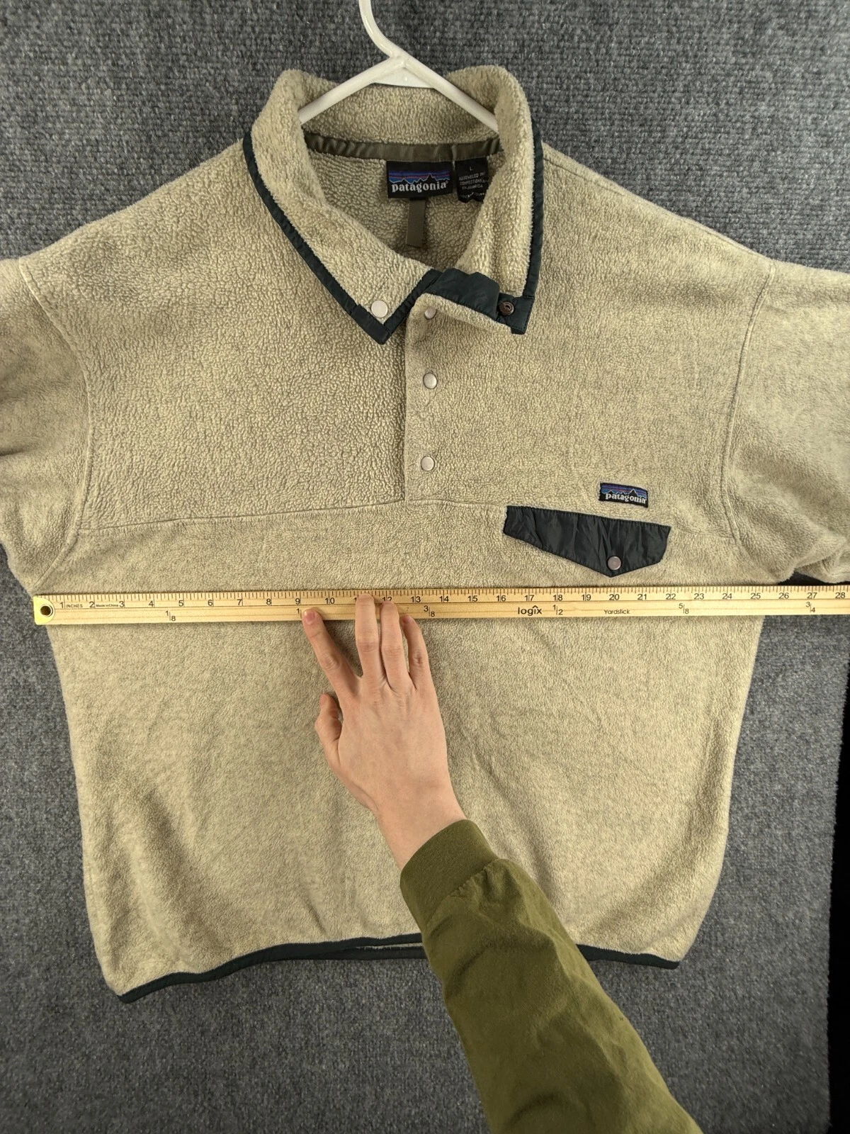 patagonia ivory 1/4 snap pullover fleece logo chest pocket jacket