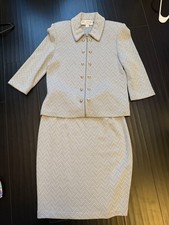 St. John Collection Skirt Suit Knit Gray And White Chevron Euc Size 2 / 4