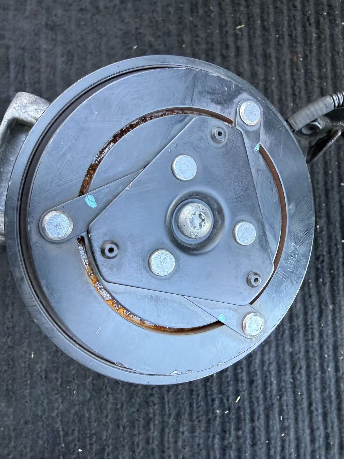 Maserati Ghibli 2014-2020 Compressor with bracket P/N 35232024F