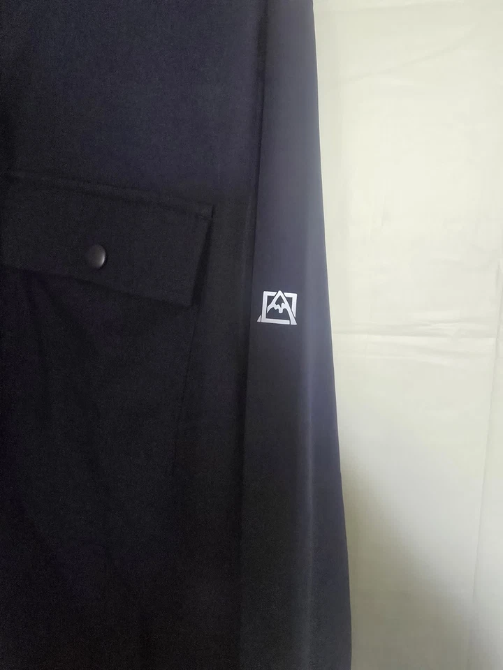 Avalanche Hoodie come take a look, you would look great in this outfit - Image 4 of 4