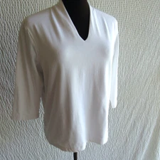 Norm Thompson Solid White Shirt Top MP Vneck Front Lined 3/4 Prima Cotton