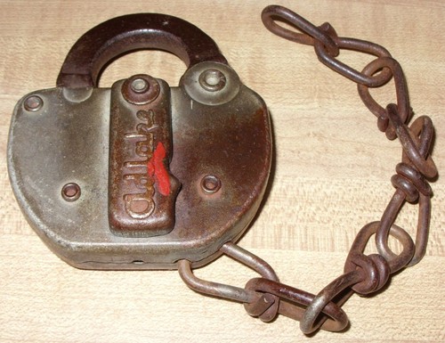 ANTIQUE ADLAKE OMAHA RAILWAY (RY) PADLOCK, PATENT NO. 2040482