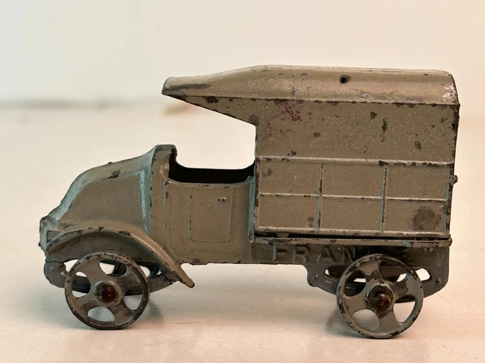 Juguete de centavo hecho en Francia, camión de reparto Renault años 20, original, leer Foto 2 de 4