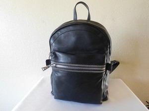 frye black leather backpack