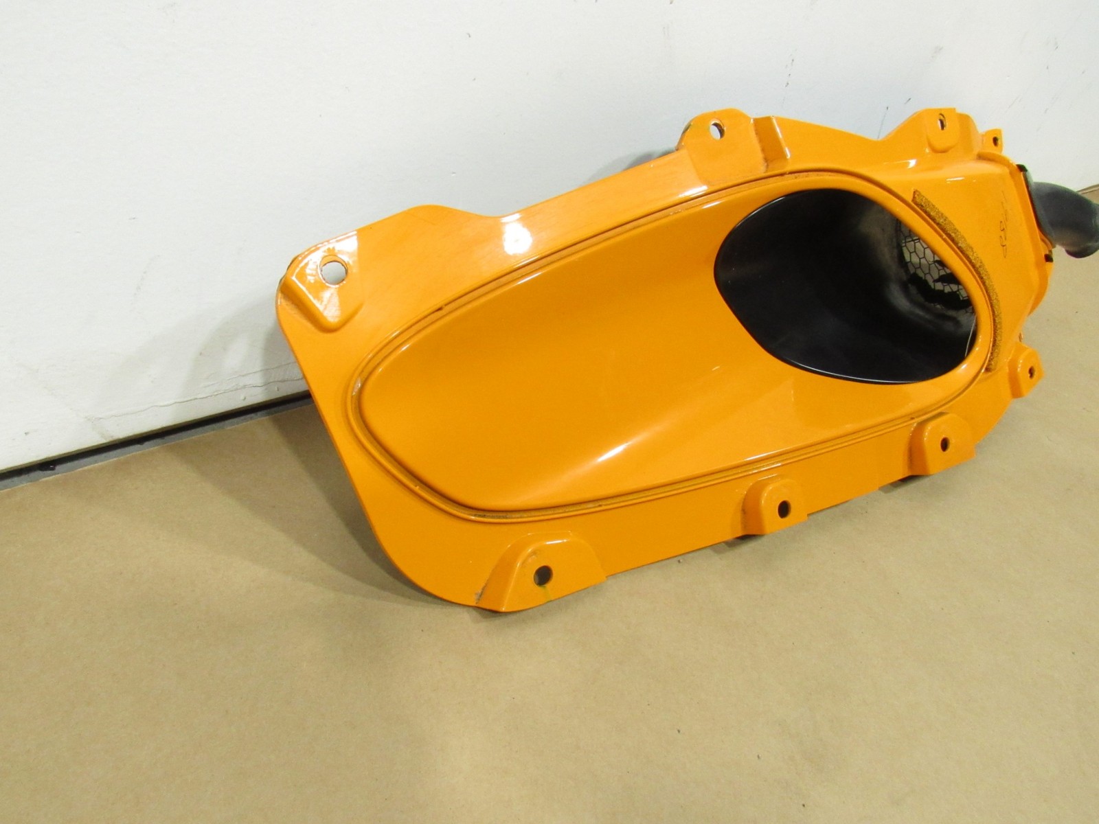 20-23 McLaren GT 2021 Rear Right Passenger Quarter Air Vent Duct Scoop Panel ;:Y