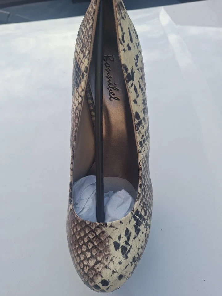 Zapatos de salón Bonnibel beige piel de serpiente (PU) Reggie-3 5" tacón de aguja con plataforma de 2" 8 Foto 2 de 4