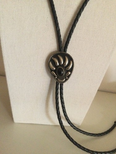 Bear Claw Bolo Tie Onyx .800 Silver, Genuine Leather Cord Silver - Picture 2 of 5