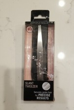 Japonesque Pro Performance Slant Tweezer Stainless Steel