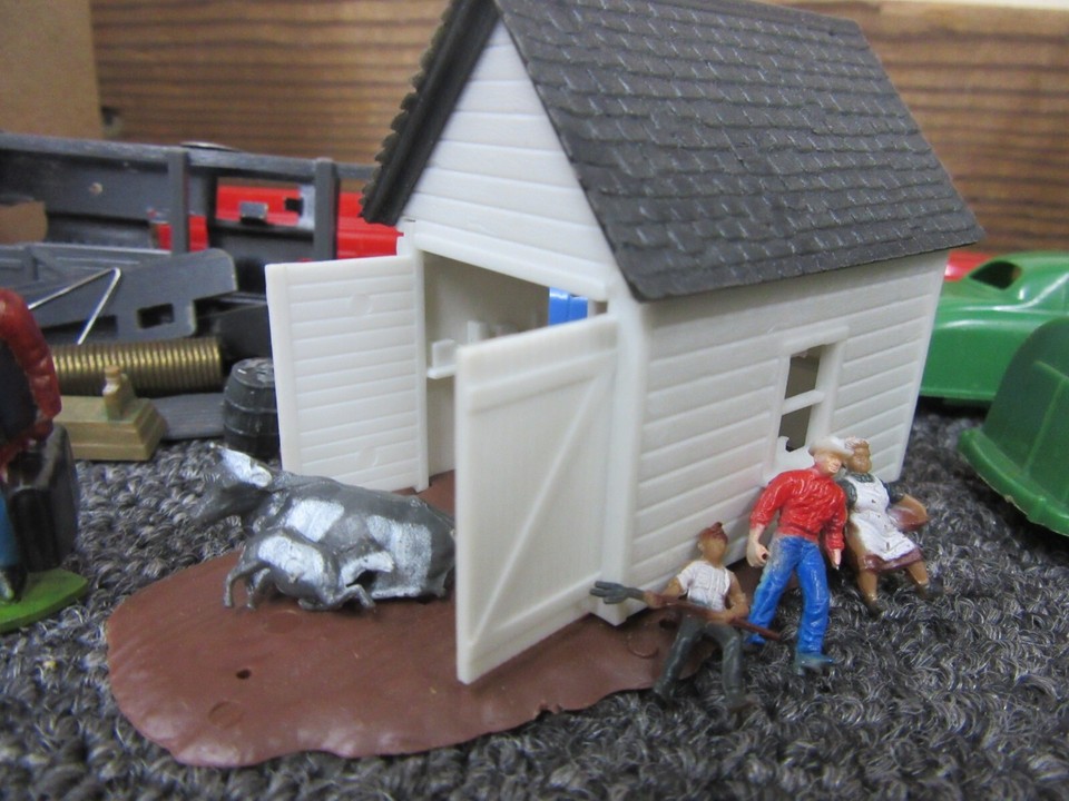 Revell Yardmaster Office Citizens Barn Train accessories buildings