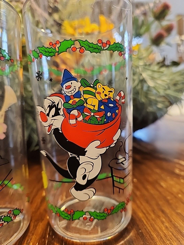 Vintage Sylvester & Tweety Christmas Glasses-Set of 2-Blockbuster Warner Bros - Picture 6 of 10