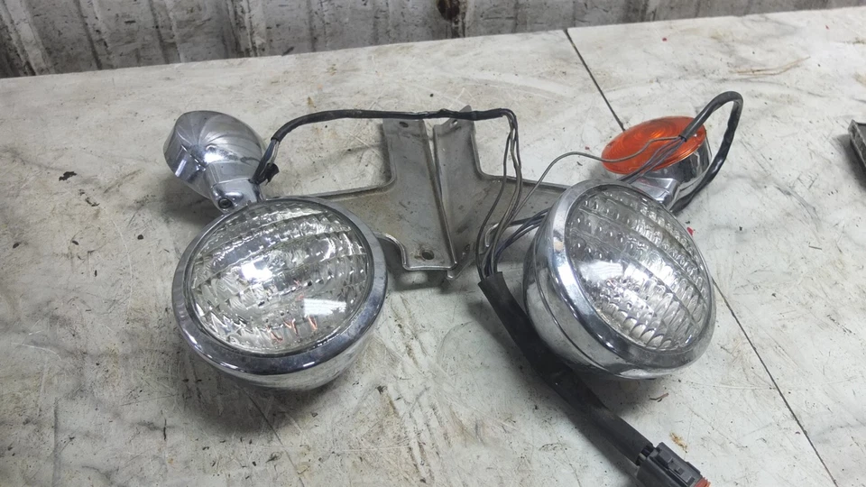 1996 Harley Davidson FLHT Electra Glide Front Headlights Head Lights Turn Signal - Image 4 of 4