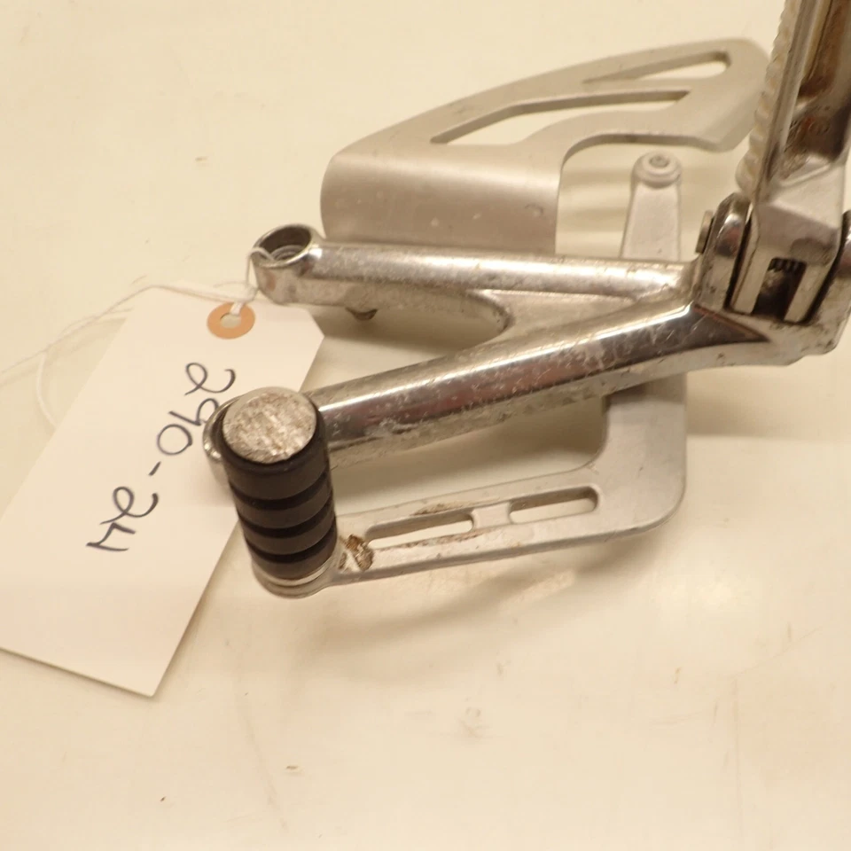 06 07 08 Triumph daytona 675 левый ножной колышек с педалью переключения передач - Изображение 4 из 4