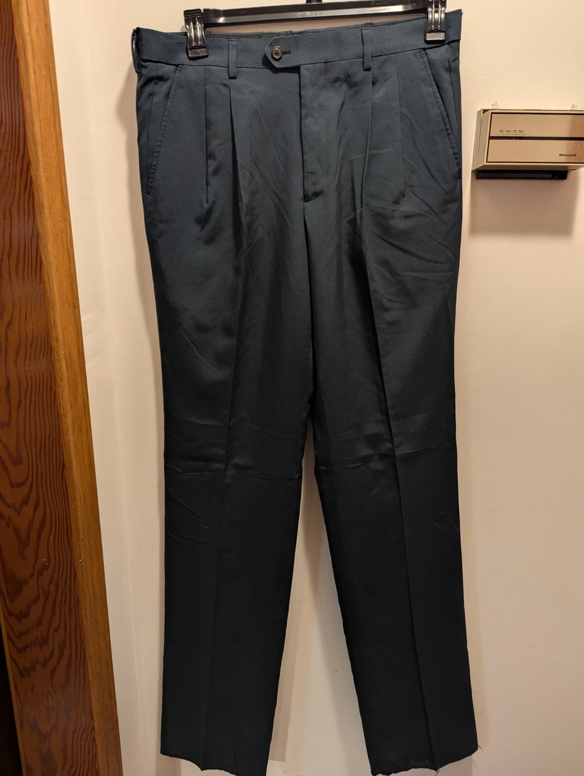 Travelsmith Men's 33W Blue Travel Polyester Dress Pants New