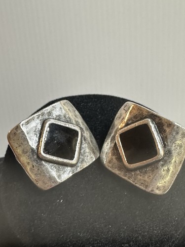 HAMMERED VTG STERLING SILVER( TESTED) HAMMERED WITH ONYX CLIP ON EARRINGS 0.75”