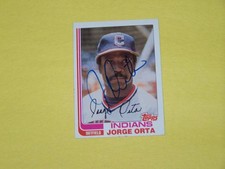 1982 TOPPS JORGE ORTA AUTO BASEBALL CARD - #26 - CLEVELAND INDIANS