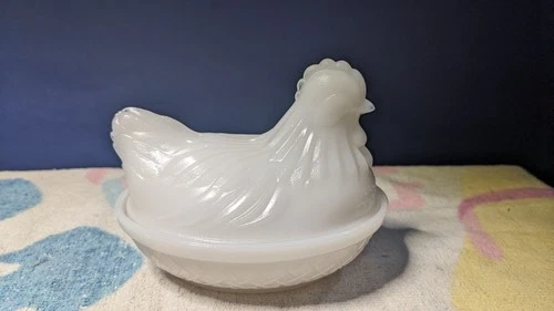 Hazel Atlas Milk Glass Hen On A Nest 4.5" *782
