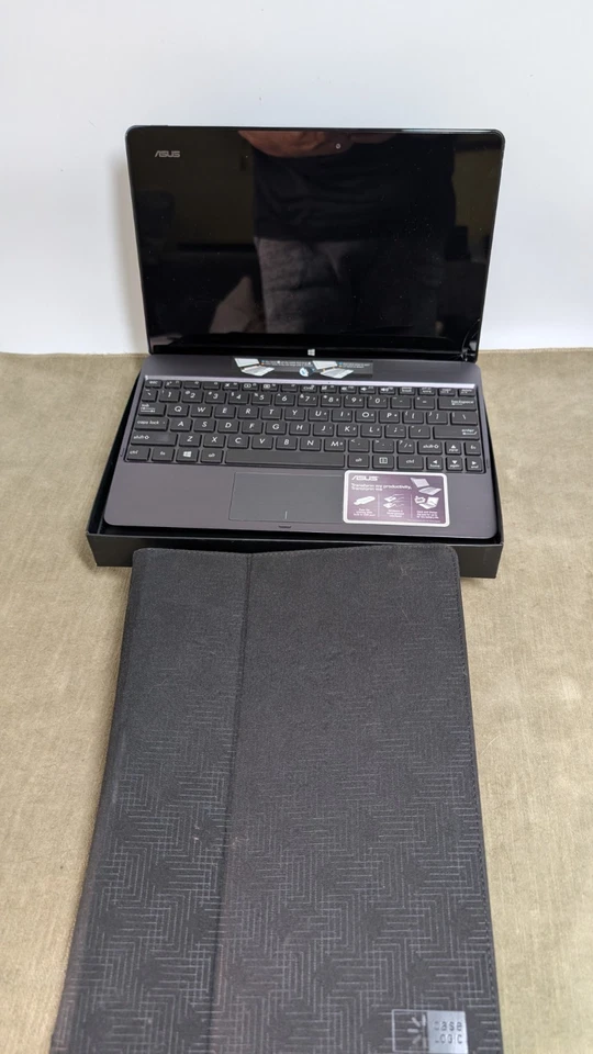 Lote de 8 notebooks Acer Asus HP Think Pad e 1 dock móvel Asus Vivo Tab RT - Imagem 2 de 4
