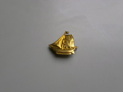 Broche Vintage Lucite Avec Inclusion Bateau Voilier - Monture Laiton - Réf. G6 - Occasion