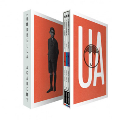 Dark Horse Books the Umbrella Academy Boxed Set Paperback 568 Pages Ages 16+