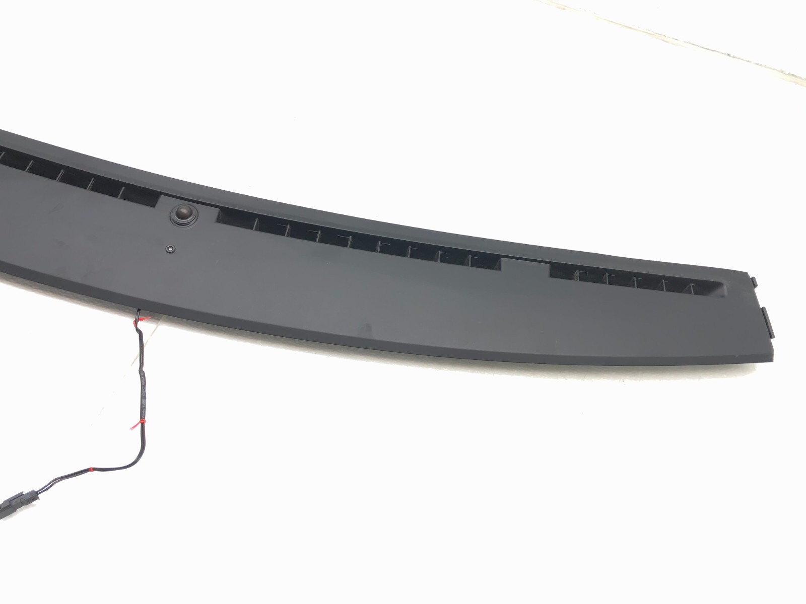 2014-2020 MASERATI GHIBLI FRONT DASH DEFROST GRILLE COVER OEM.