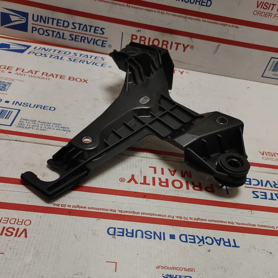 SOPORTE DE MONTAJE DE CAJA DE FILTRO DE AIRE 3063657 OEM VOLVO S60 S80 V70 XC70 XC90 03-09 Foto 2 de 4