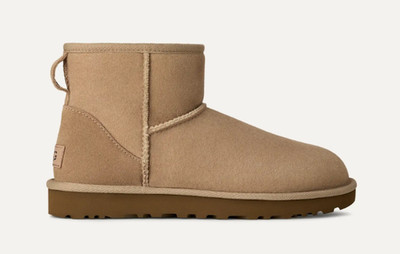 UGG Classic Mini II Winter Boots for Women, Size 7, 8 - Sand