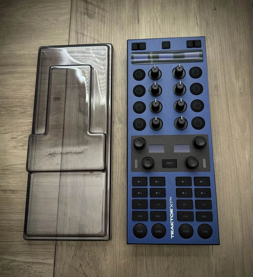 Native Instruments Traktor X1 MK3 – Rare Custom Color - NEW - Image 3 of 4