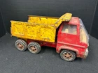 VINTAGE TONKA 13240 PRESSED STEEL TIPPER TRUCK LORRY WITH LEVER