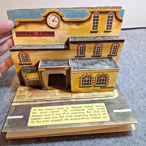 Bancroft Pop-Up Railway Station & Airport Model Books Vintage VGC - Foto 19 di 23