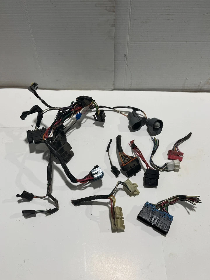 1988-1994 GMC / CHEVY C / K 2500 3500 SUBURBAN DIESEL FRONT DASH WIRING PIGTAILS - Image 3 of 4