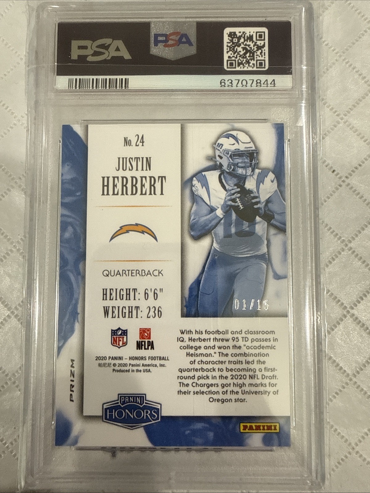 2020 Panini Honors - Justin Herbert #24 Blue Prizm /15 (RC) view 2
