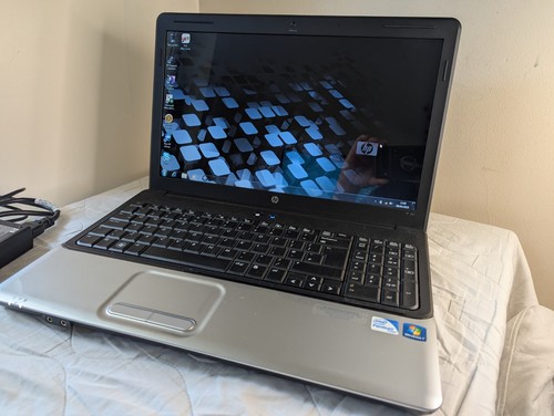 HP G61-110SA 4GB RAM 320 GB HDD 15.6" Windows 7 Notebook / Laptop Retro