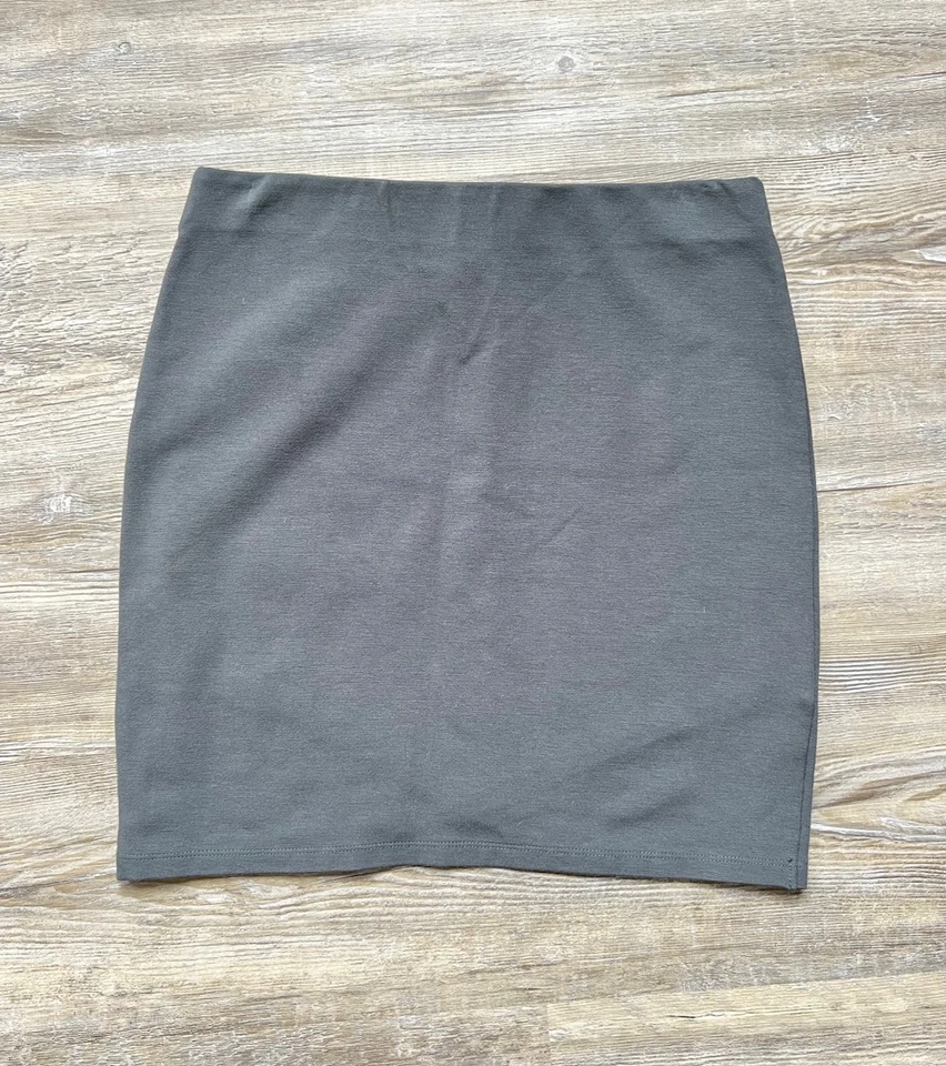 Falda Aritzia Talula Mujer Gris Mediana Viscosa Elastizada Mini Cruz Frontal Pull On Foto 4 de 4