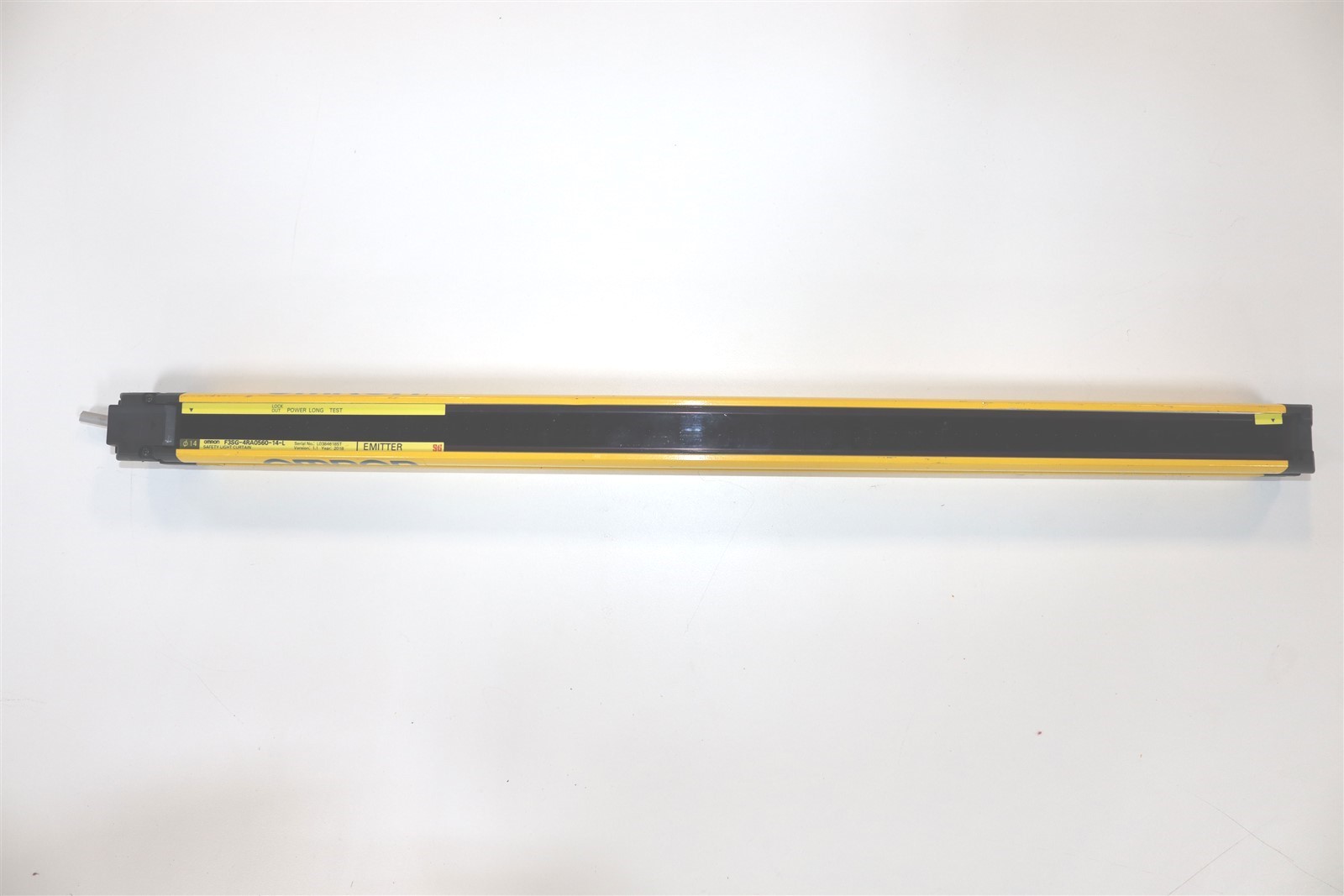 OMRON SAFETY LIGHT CURTAIN EMITTER 560MM F3SG-4RA0560-14-L