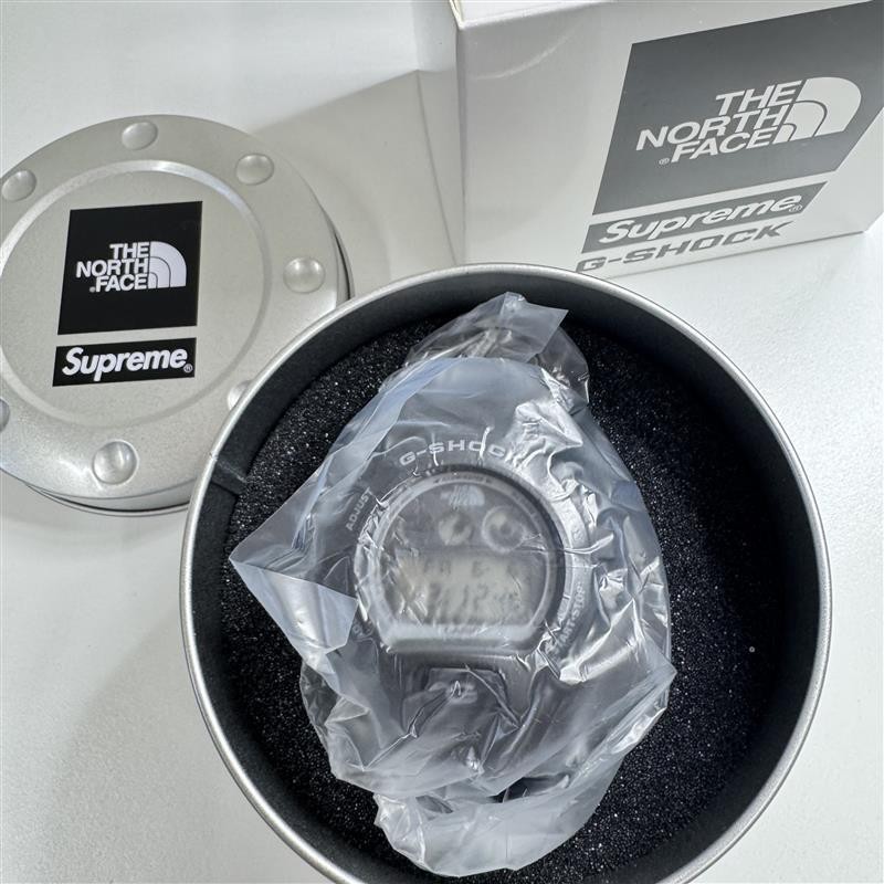 North Face x Supreme G-Shock Black Watch Pre-Owned Authentic