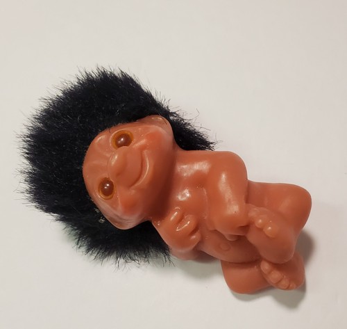 Vtg 1985 Dam Newborn Baby Troll Doll 3" Black Hair Laying Down Toddler Nude - Picture 2 of 7