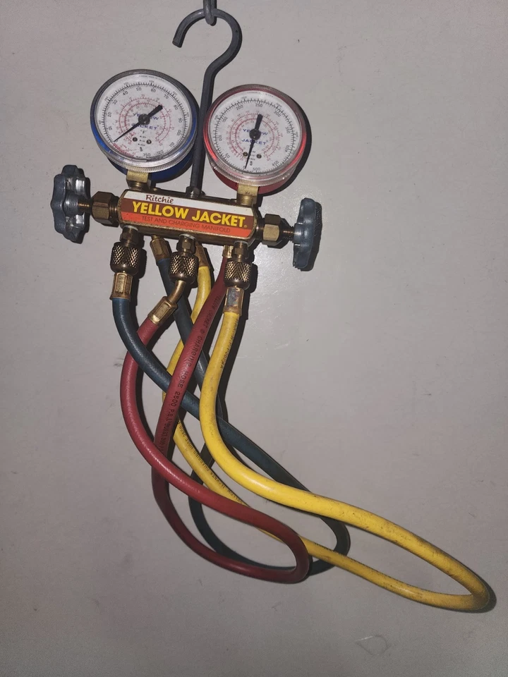 Medidores colectores de chaqueta amarilla Ritchie - R12 R22 R502 - Prueba y carga con mangueras Foto 3 de 4