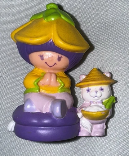 Vintage Strawberry Shortcake Almond Tea with Marza Panda Miniature 1984 PVC Toy
