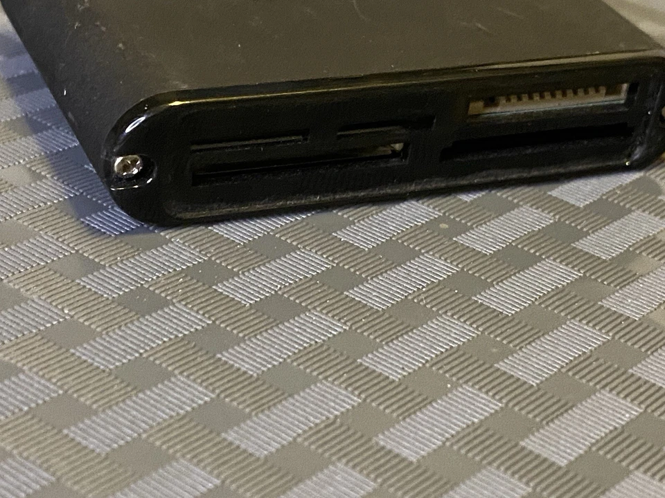 Insignia NS-CR20A1 Black Portable USB 2.0 Multiformat Memory Card Reader - Image 3 of 4