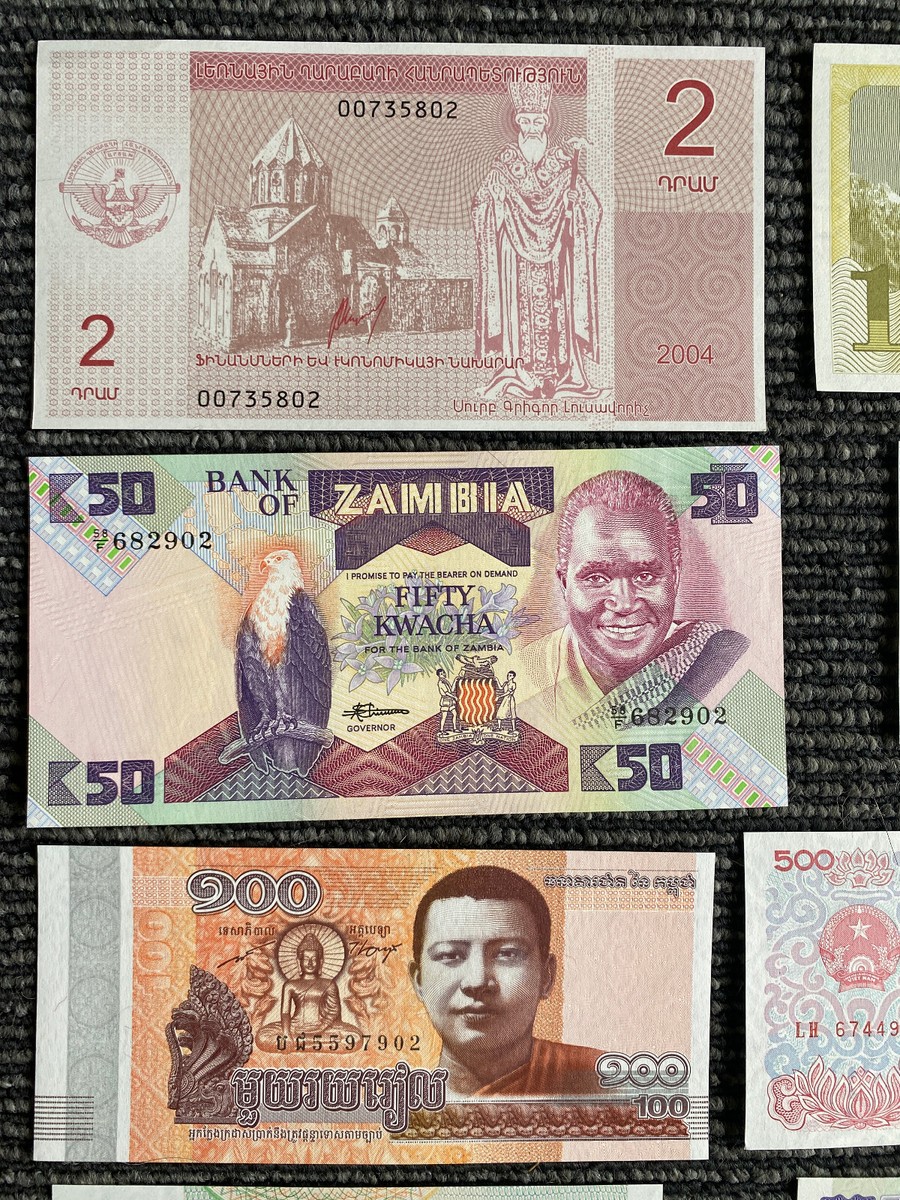 Buy 25 Different Banknotes from 25 Countries UNC - Collectible
