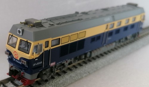 Chinese Diesel locomotive DF4C (By CHINA RAILWAY) N-scale NEW - Picture 12 of 14