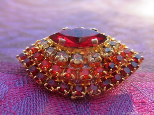 Antique Ruby Rhinestone Brooch Antique Ruby Rhine… - image 2