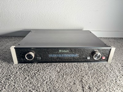 Mcintosh D100 D-100 AC High End digitale Stereo Vorstufe mit DAC