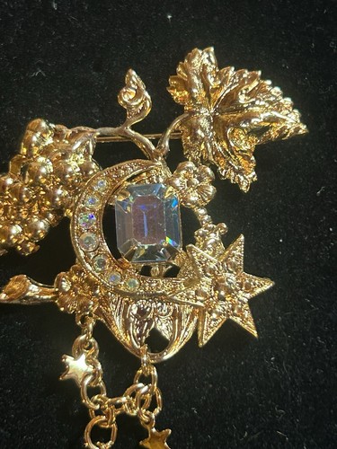 Kirk’s Folly Goldtone Pin/Brooch - Picture 6 of 9
