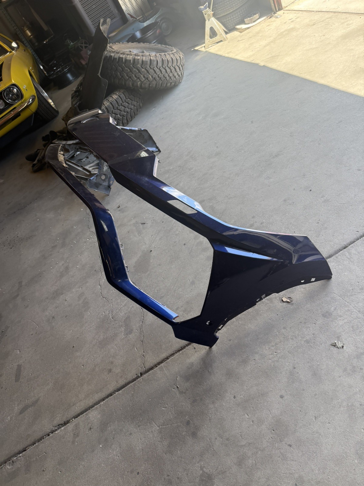 LAMBORGHINI URUS FRONT BUMPER 2019 2020 2021 2022 2023 4ML 807 437 DAMAGED