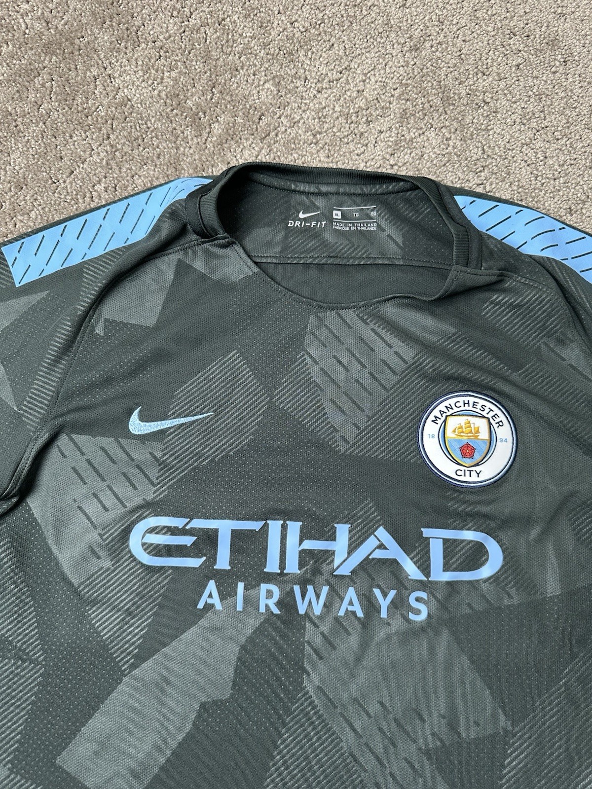 Picture 3 of 10