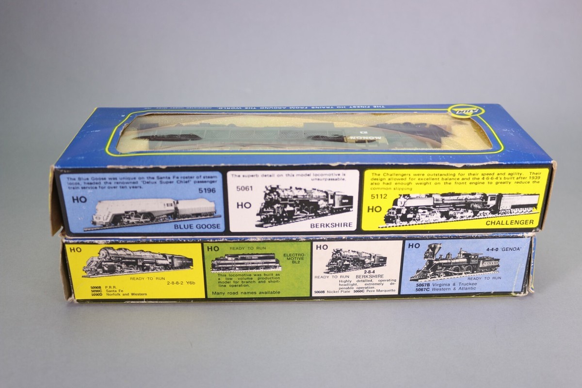 Locomotive Diesel AHM Rivarossi RS-2 + Dummy Monon 23 - Échelle HO - LE3295