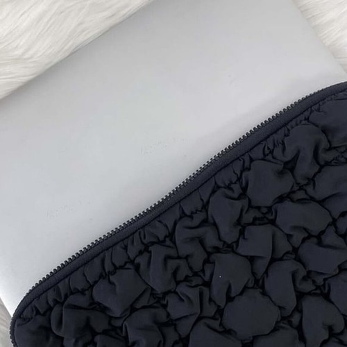 Quilted Laptop Bag Fluffy Padded Carrying Case for Laptop (Black 15-15.6 Inch) - Afbeelding 8 van 10